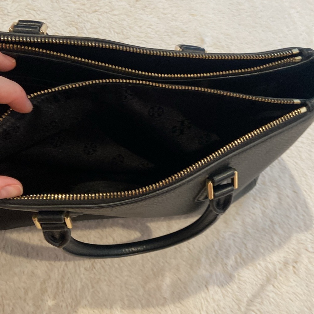 Tory Burch Robinson Black Pebbled Leather Double Zip Tote Satchel Bag - Picture 9 of 16